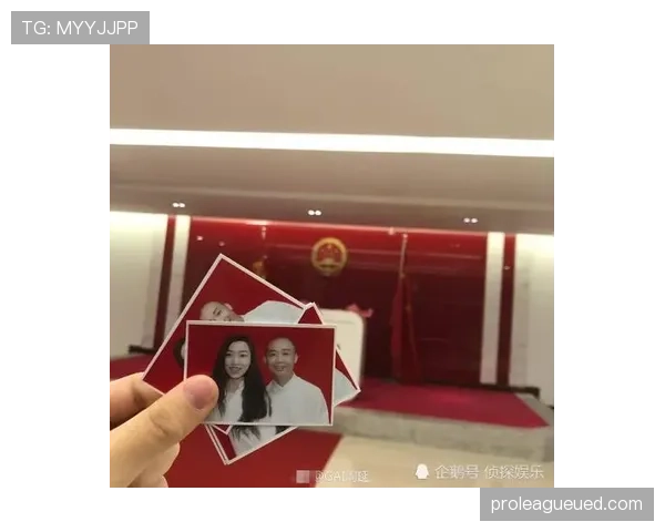 马龙又发家居照,沙发大得能办赛后派对,我妥妥被拉进穷人组 马龙又发家居照,沙发大得能办赛后派对,我妥妥被拉进穷人组